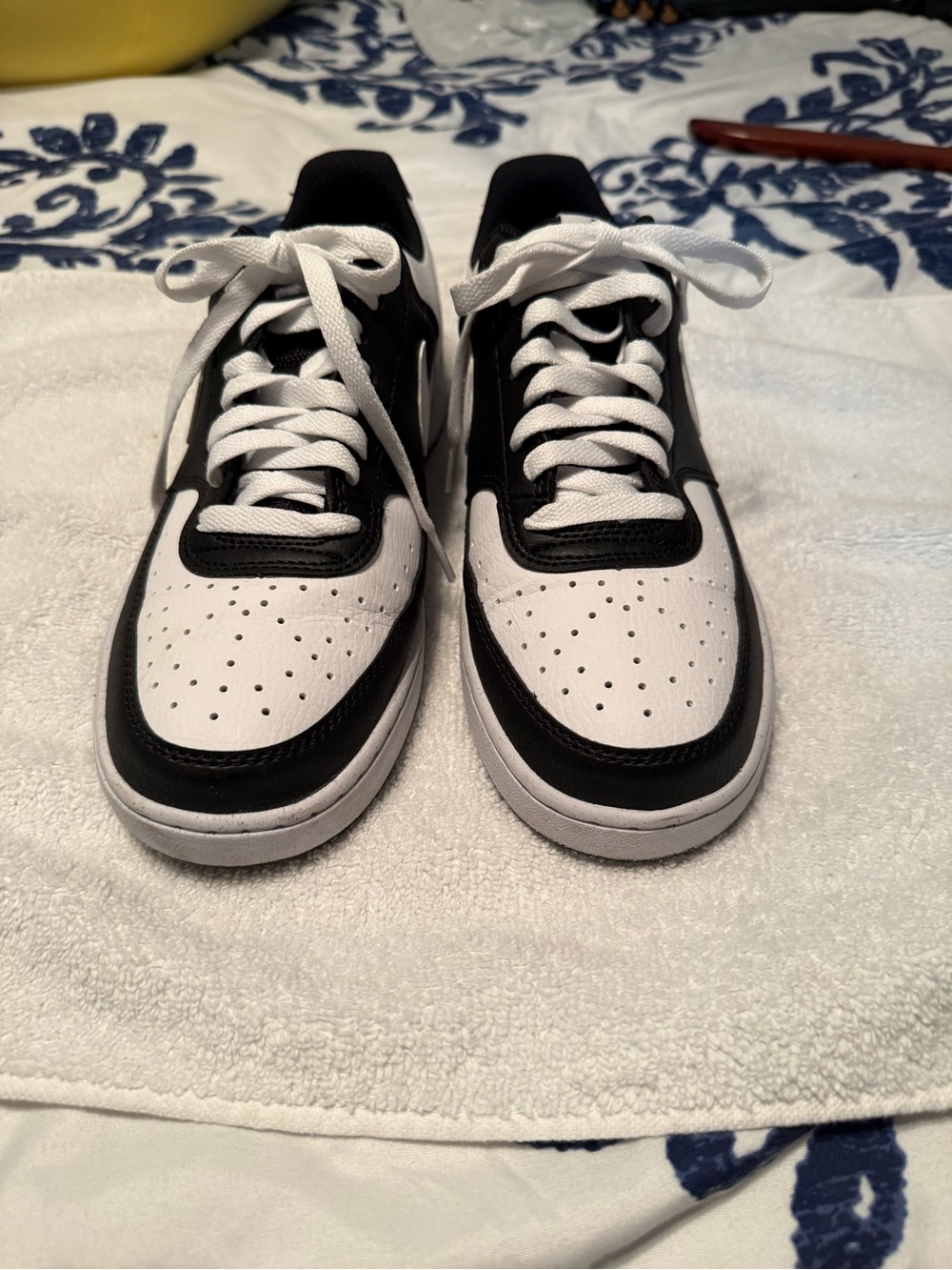 Nike Black and White Low-Top Sneakers — Classic Two-Tone Style